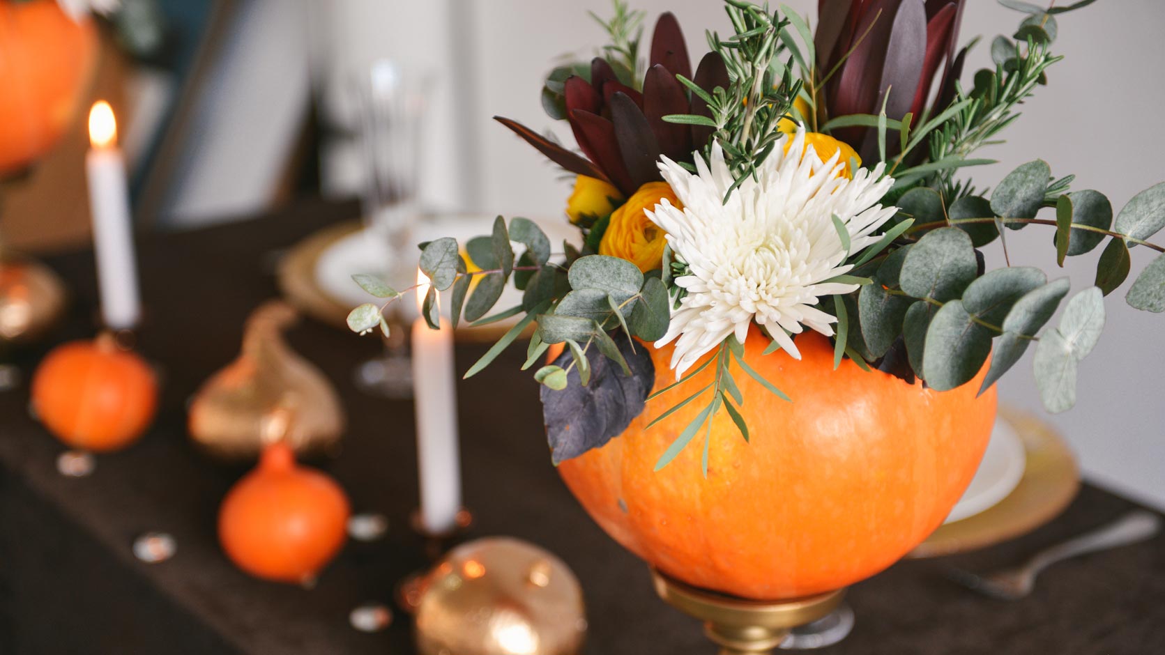 16x9-1671x940-pumpkin-floral-centerpiece-us-en-web.jpg